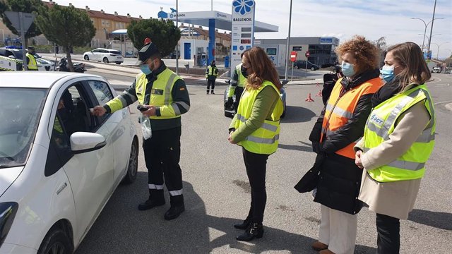 Barcones dutante la campaña informativa del uso del cinturón.