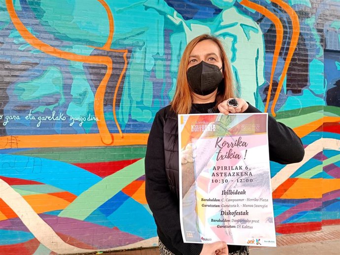 La concejal de Euskera de Barakaldo, Iratxe Foces, presenta el paso de la Korrika y la Korrika Txiki por este municipio vizcaíno.