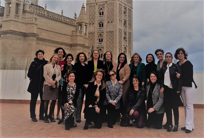 Las fundadoras del "Observatorio TIC del Metaverso"