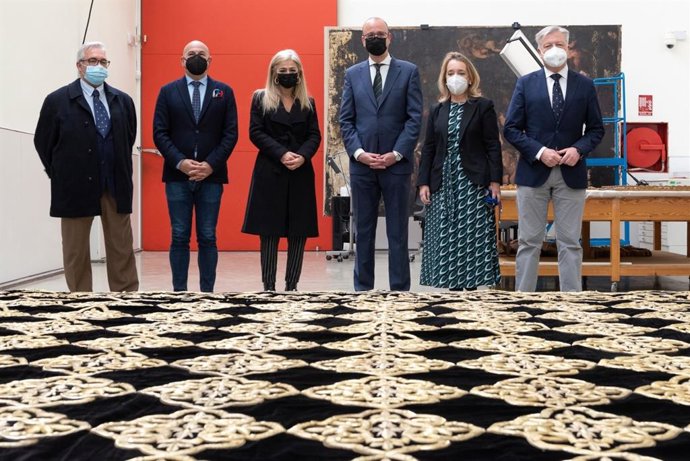 Patricia Del Pozo, en la presentación de la restauración del manto de la Hermanda del Cerro en el IAPH.