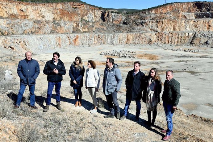 Quiñones en la visita a la cantera.