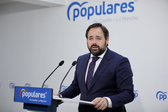 El presidente del PP en C-LM, Paco Núñez, en rueda de prensa.
