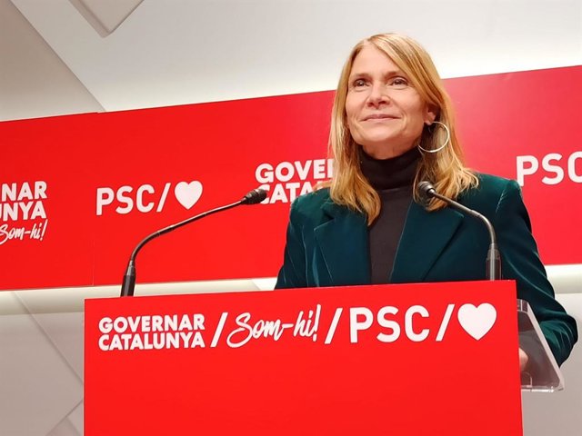 La vice-primera secretària del PSC, Lluïsa Moret, en la roda de premsa