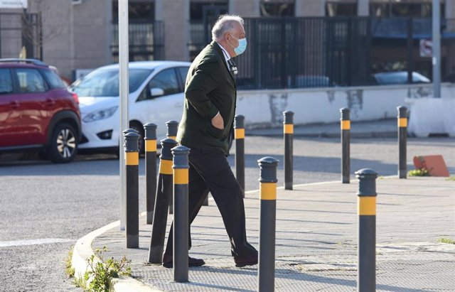 El ex DAO Eugenio Pino acude a declarar como testigo en una nueva sesión del juicio por la macrocausa ‘Tándem’, en la Audiencia Nacional, a 4 de abril de 2022, en San Fernando de Henares, Madrid (España). ‘Tándem’ investiga al ex comisario José Manuel Vil