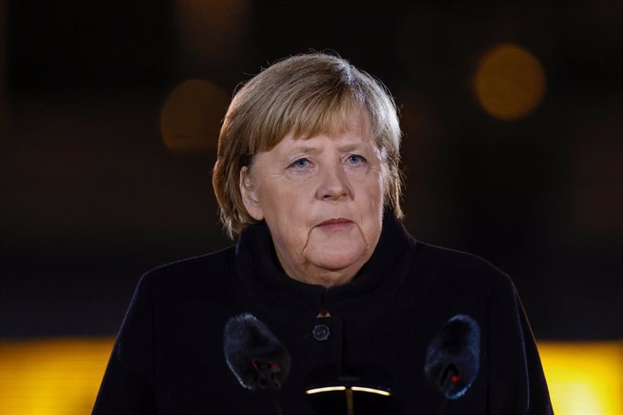 Archivo - FILED - 02 December 2021, Berlin: The then German Chancellor Angela Merkel gives a speech at her farewell ceremony by the German Armed Forces. Photo: Odd Andersen/AFP POOL/dpa