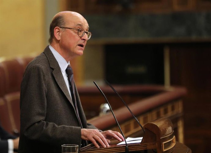 El diputado del PNV, Mikel Legarda, interviene en una sesión plenaria en el Congreso de los Diputados, a 29 de marzo de 2022, en Madrid 