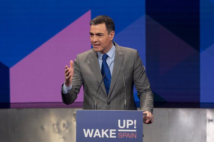 El presidente del Gobierno, Pedro Sánchez, interviene en la inauguración de la segunda edición del foro económico español Wake Up, Spain!, Aprendizaje, crecimiento y sostenibilidad en la Europa solidaria, en la Casa de América, a 4 de abril de 2022.