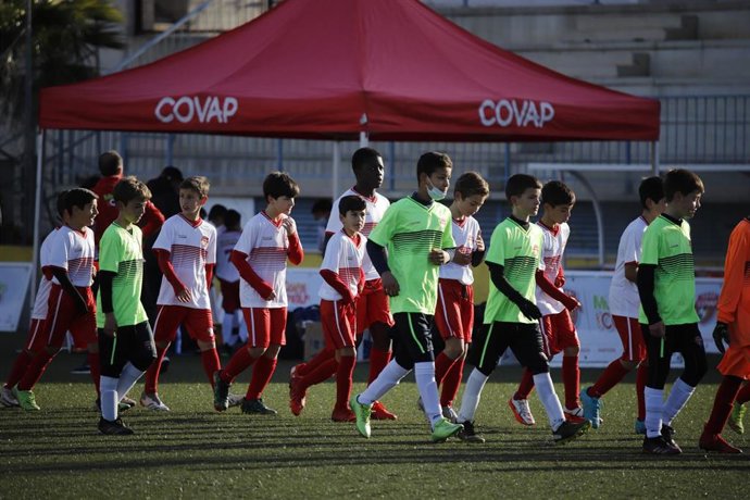 Niños participantes en la Copa Covap.