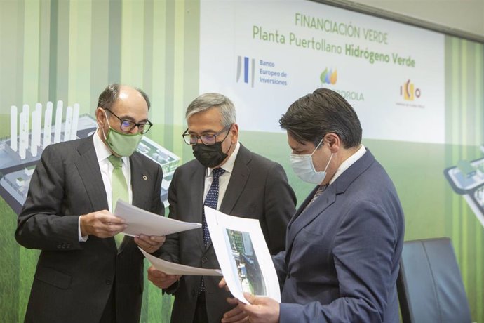 Archivo - El BEI y el ICO firman con Iberdrola una financiación de 88 millones para el desarrollo de hidrógeno verde