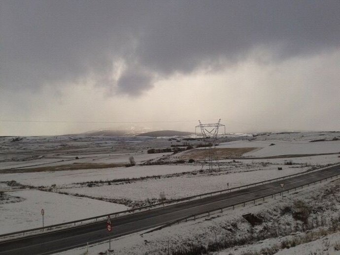 Archivo - Nieve en Cantabria, nevada, temporal frío.- Archivo