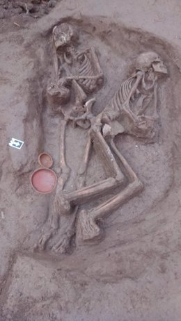 Imagen de los restos aparecidos en una necróplis romana encontrada en Águilas (Murcia)