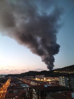 Incendio en una empresa de Erandio (Bizkaia)