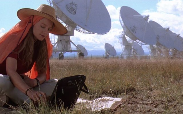 Jodie Foster en una escena de la película Contact rodada en el VLA