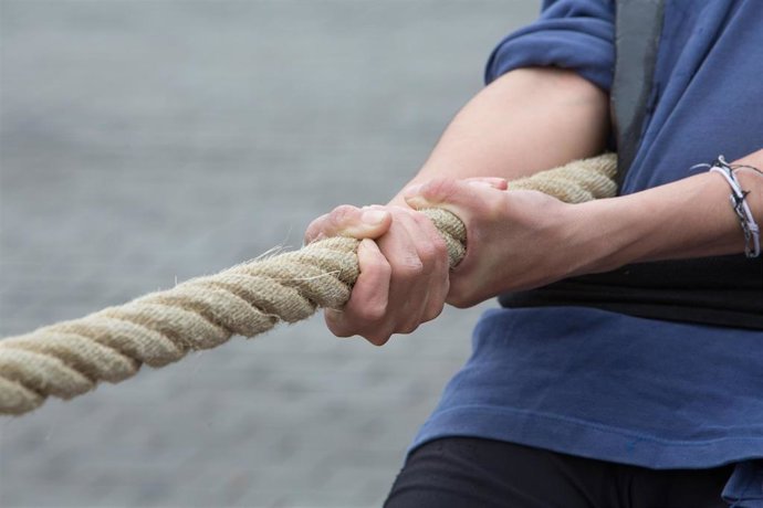 Imagen de una persona practicando soka-tira.