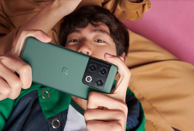 OnePlus 10 Pro 5G en color verde