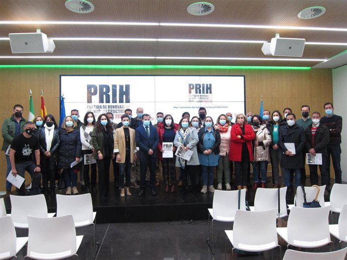 El presidente de la Diputación de Badajoz presenta la subvención relativa a la Partida de Renovación de Infraestructuras Hidráulicas 2022