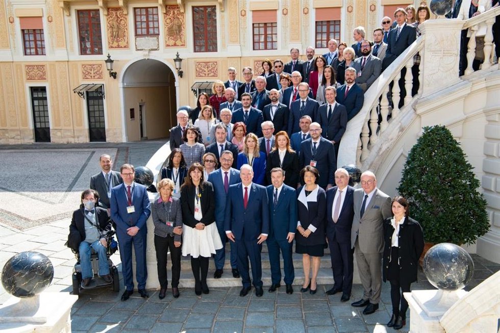 Encuentro de la Asamblea Parlamentaria de la Francofonía en Mónaco, con la presidenta del Parlament, Laura Borrs.