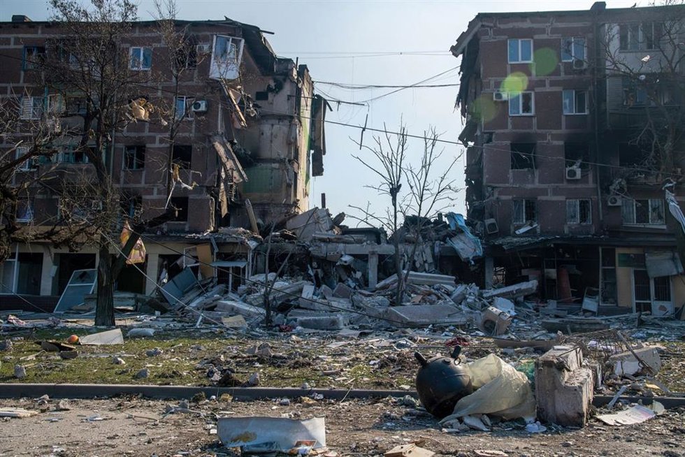 Edificios quemados en la ciudad de Mariúpol