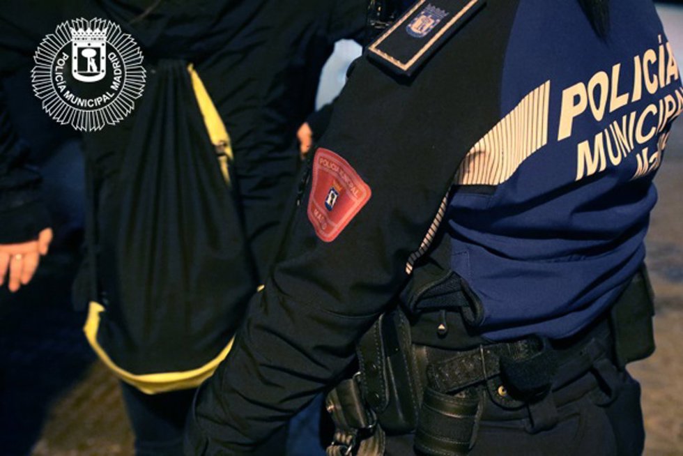 Archivo - Imagen de recurso de un detenido por la Policía Municipal de Madrid.