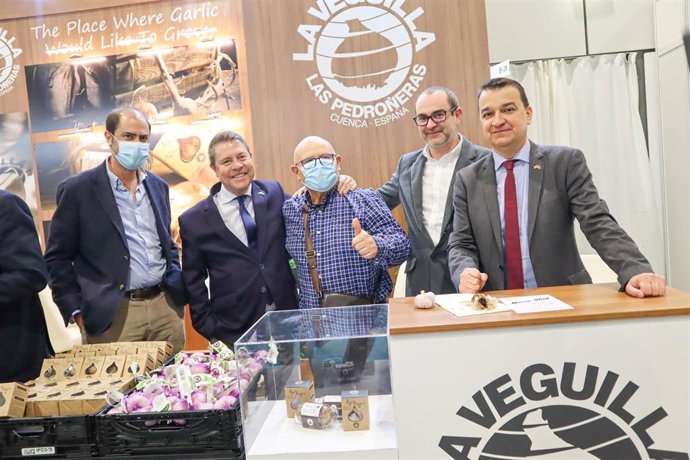 El presidente de C-LM, Emiliano García-Page, en la feria 'Fruit Logistica 2022' en Berlín
