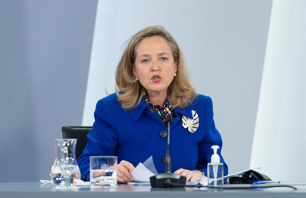 La vicepresidenta primera y ministra de Asuntos Económicos y Transformación Digital, Nadia Calviño, en rueda de prensa tras el Consejo de Ministros