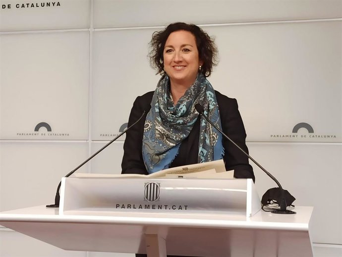 La portavoz del PSC-Units en el Parlament, Alícia Romero, en rueda de prensa en el Parlament.