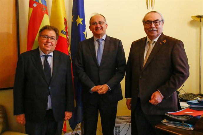 El Secretario Autonómico Para La Unión Europea Y Relaciones Externas, Joan Calabuig, Se Reúne Con Representantes Del Consulado De La Lonja De Valncia