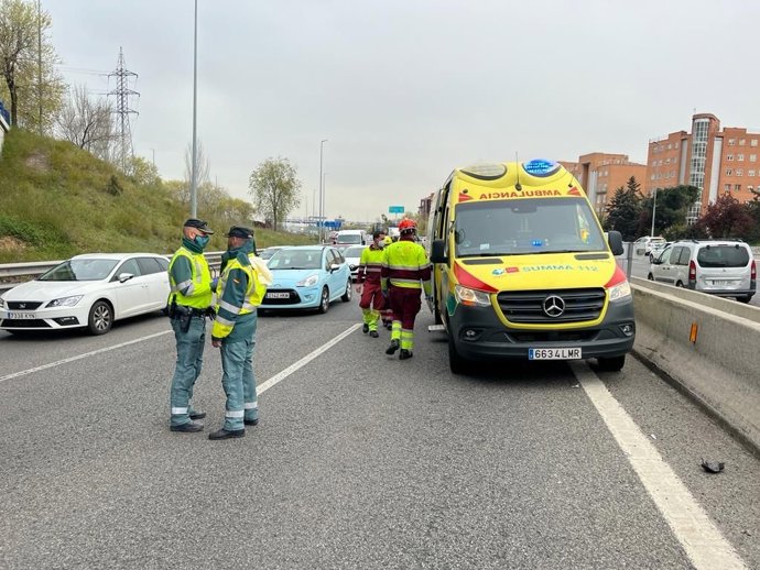 Herido grave un motorista en un accidente en la A-5