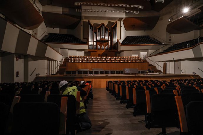 Interior del Palau de la Música al inicio de las obras de rehabilitación, a 5 de abril, en Valencia, Comunidad Valenciana (España). 