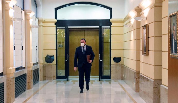 Archivo - El presidente del Principado de Asturias, Adrián Barbón