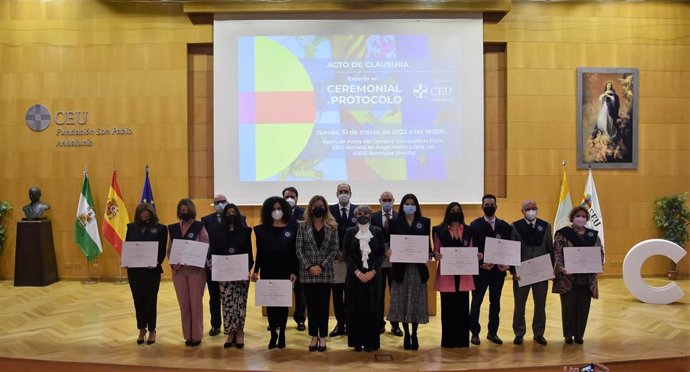 Ceremonia de clausura de la V edición del Experto en Ceremonial y Protocolo del Instituto de Posgrado CEU Andalucía