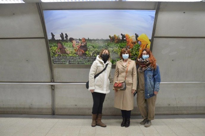 Presentación de  la exposición "Bizitza Jokoan/La Vida en Juego" de Mugarik Gabe