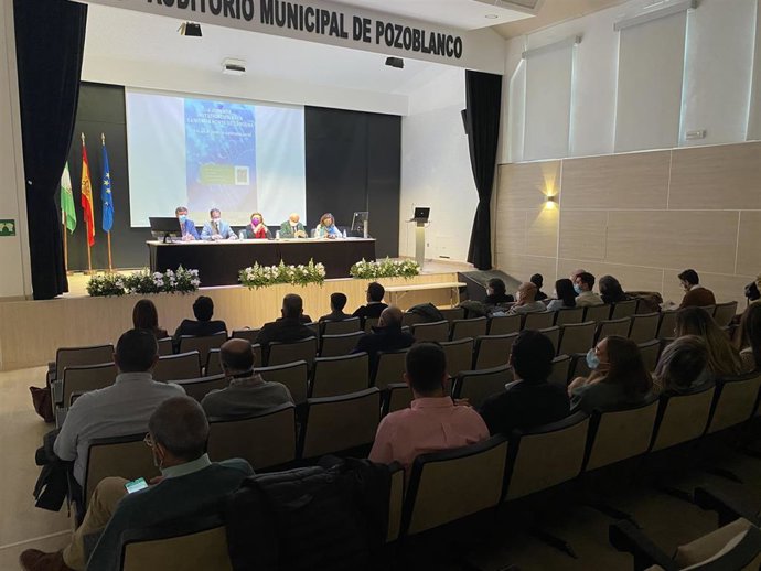 El Área Sanitaria Norte celebra unas jornadas acerca del 'I+D+i en el ámbito rural'.