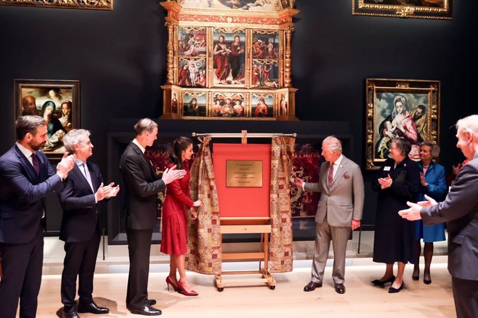 La Spanish Gallery de Bishop Auckland recorre la España de los sXVI y XVII a través de Zurbarán y otros pintores españoles. Tras visitarla, la Reina y el Príncipe de Gales han descubierto la placa conmemorativa de su inauguración oficial.