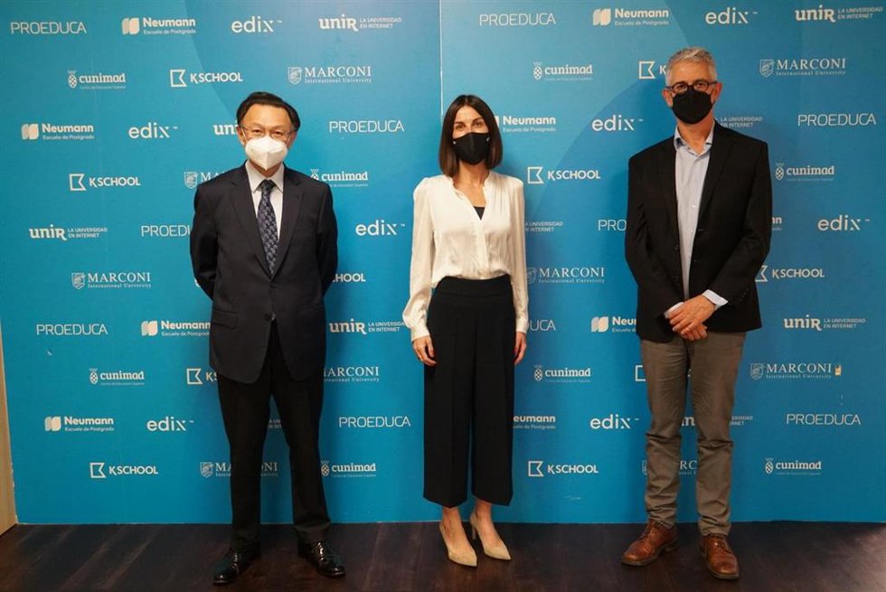 Andrés Cardó, Cristina Burzako y Javier Moreno en UNIR