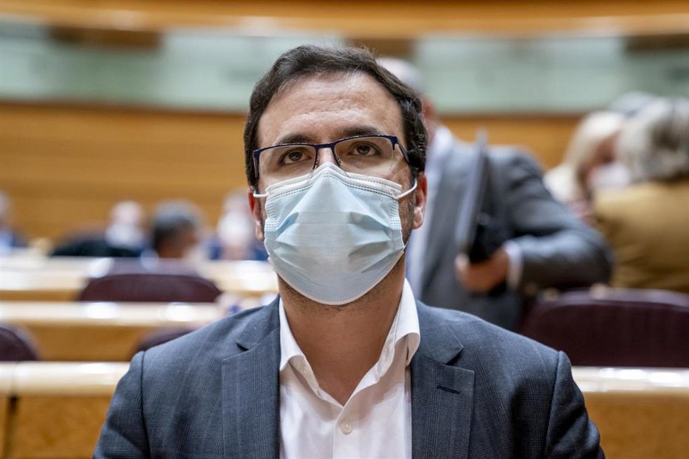 El ministro de Consumo, Alberto Garzón, en una sesión de control al Gobierno en el Senado, a 5 de abril de 2022, en Madrid (España). 