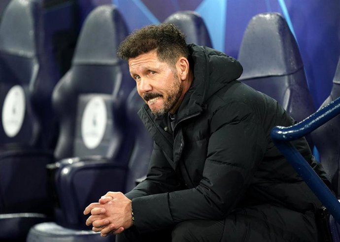 05 April 2022, United Kingdom, Manchester: Atletico Madrid manager Diego Simeone pictured prior to the start of the UEFA Champions League Quarter Final first leg soccer match between Manchester City and Atletico Madrid at the Etihad Stadium. Photo: Mike