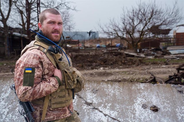 Soldado ucraniano en el marco de la invasión rusa