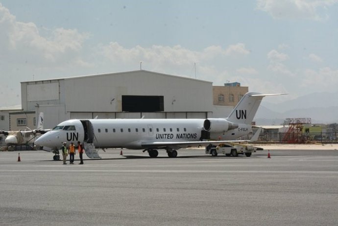 Archivo - Un avión de la ONU evacua a pacientes yemeníes por primera vez desde el aeropuerto de Saná en 2020