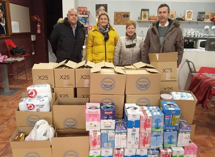 La Cofradía de la Flagelación de Logroño entrega al Banco de Alimentos 523 kilos de su 'ensayo solidario, échanos kilos'