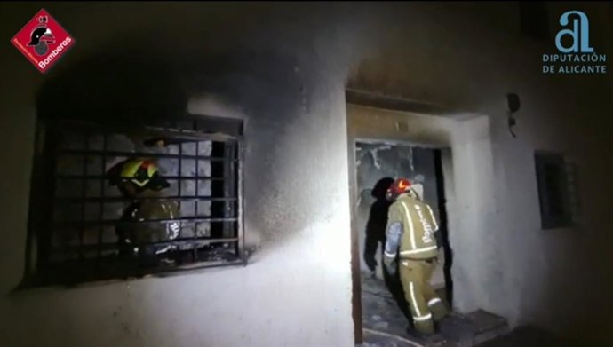 Bajo incendiado en Monforte del Cid