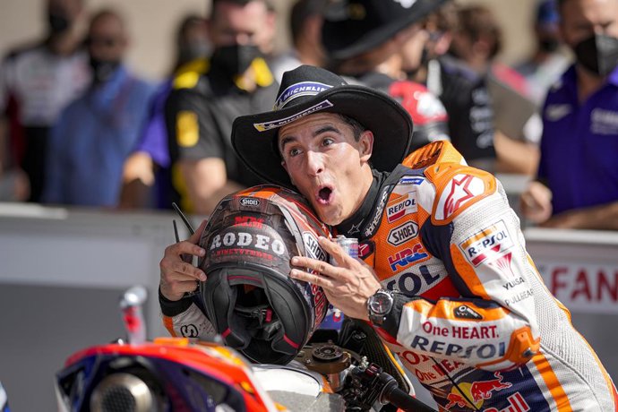 Archivo - Marquez Marc (spa), Repsol Honda Team, Honda RC213V, portrait celebrates his victory during the 2021 Red Bull Grand Prix of The Americas, Grand Prix15th round of the 2021 FIM MotoGP World Championship, from October 1 to 3, 2021 on the Circuit 
