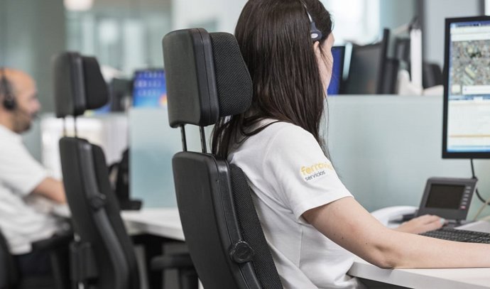 Archivo - Una operadora del 112.