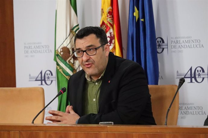 El portavoz adjunto del grupo Unidas Podemos por Andalucía, Guzmán Ahumada, en una foto de archivo en el Parlamento andaluz.