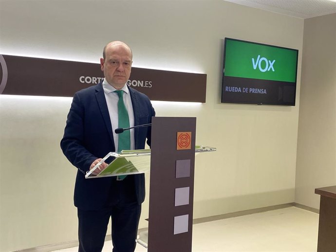 El portavoz de VOX en las Cortes de Aragón, Santiago Morón.