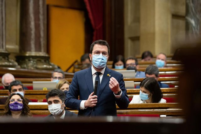 El president de la Generalitat, Pere Aragonès, durant la sessió de control al Govern en el ple del Parlament
