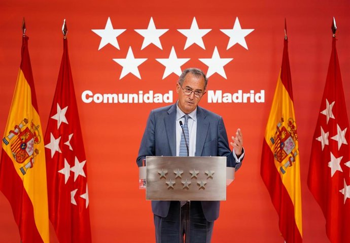 El consejero de Educación, Ciencia y Universidades y portavoz del Gobierno de la Comunidad de Madrid, Enrique Ossorio, en la rueda posterior al Consejo de Gobierno