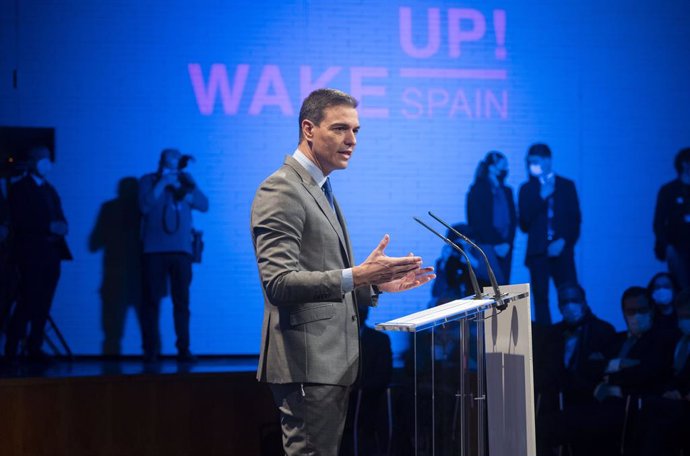 El presidente del Gobierno, Pedro Sánchez, interviene en la inauguración de la segunda edición del foro económico español Wake Up, Spain!, Aprendizaje, crecimiento y sostenibilidad en la Europa solidaria, en la Casa de América, a 4 de abril.