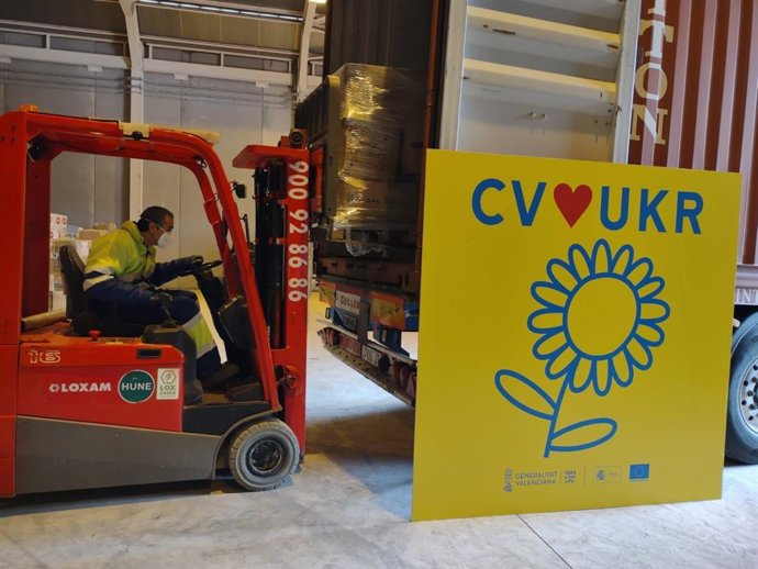 La Generalitat envía 80 toneladas de ayuda humanitaria por vía ferroviaria desde Ciudad de la Luz