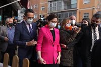 La izquierda insta a Ayuso a "pedir perdón" por el "desprecio" a los profesionales sanitarios